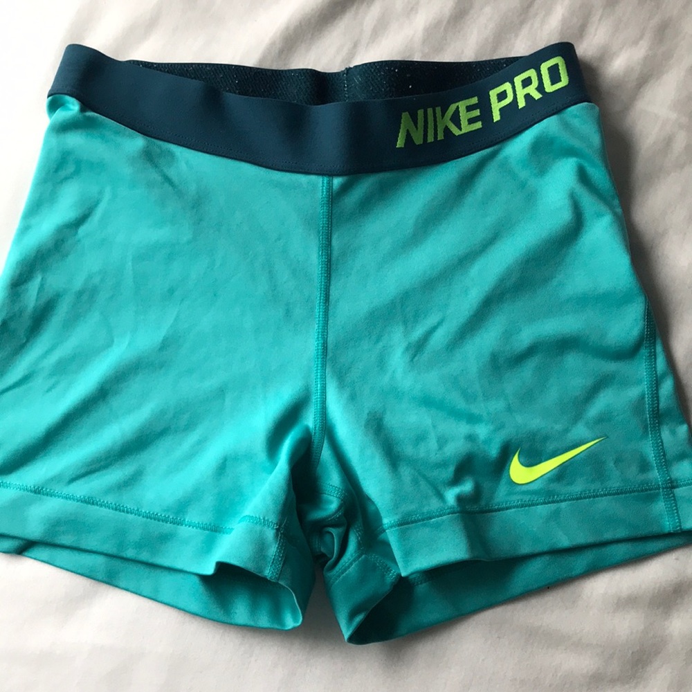 Nike Pro